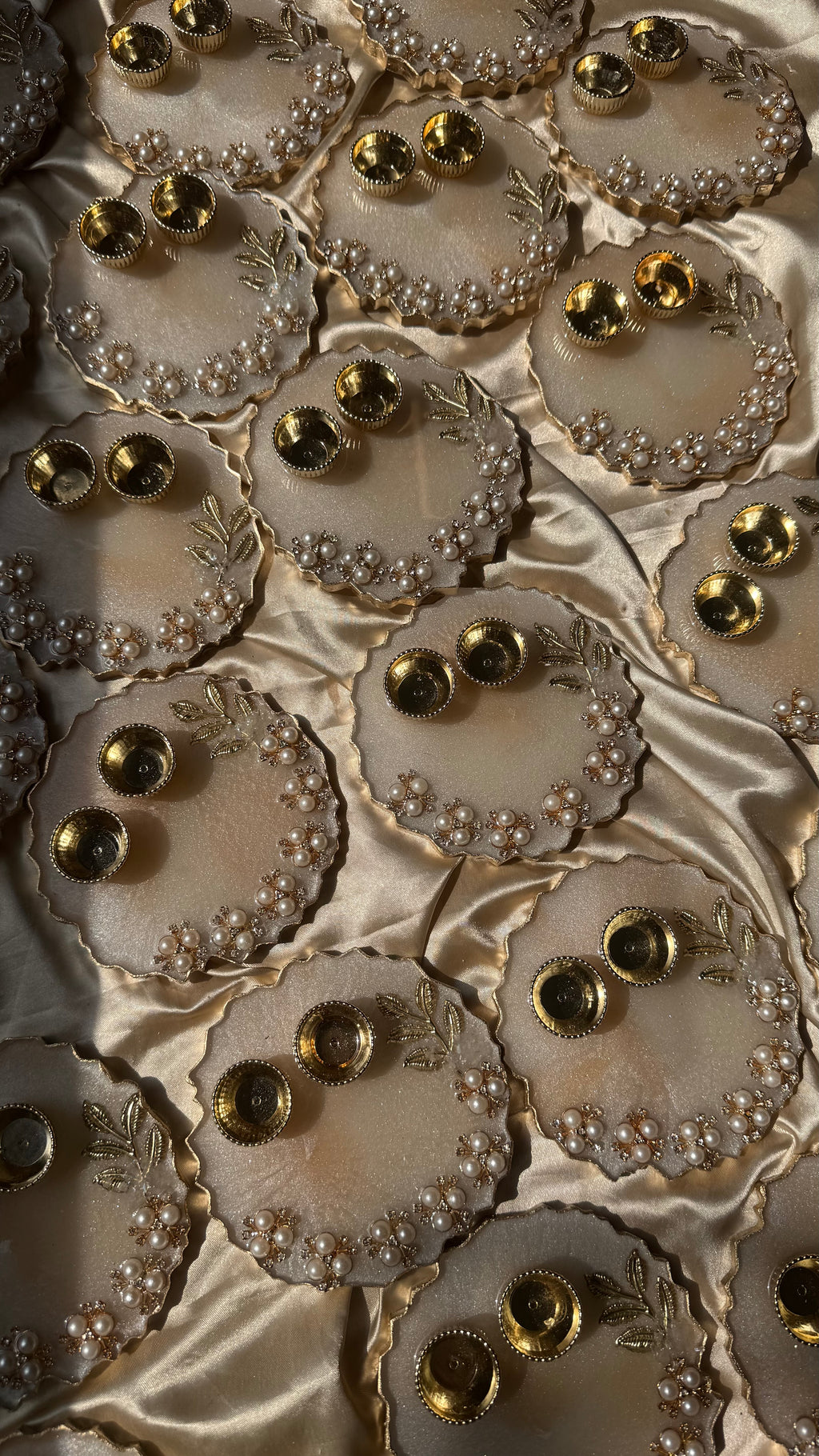 White & Gold Roli plate