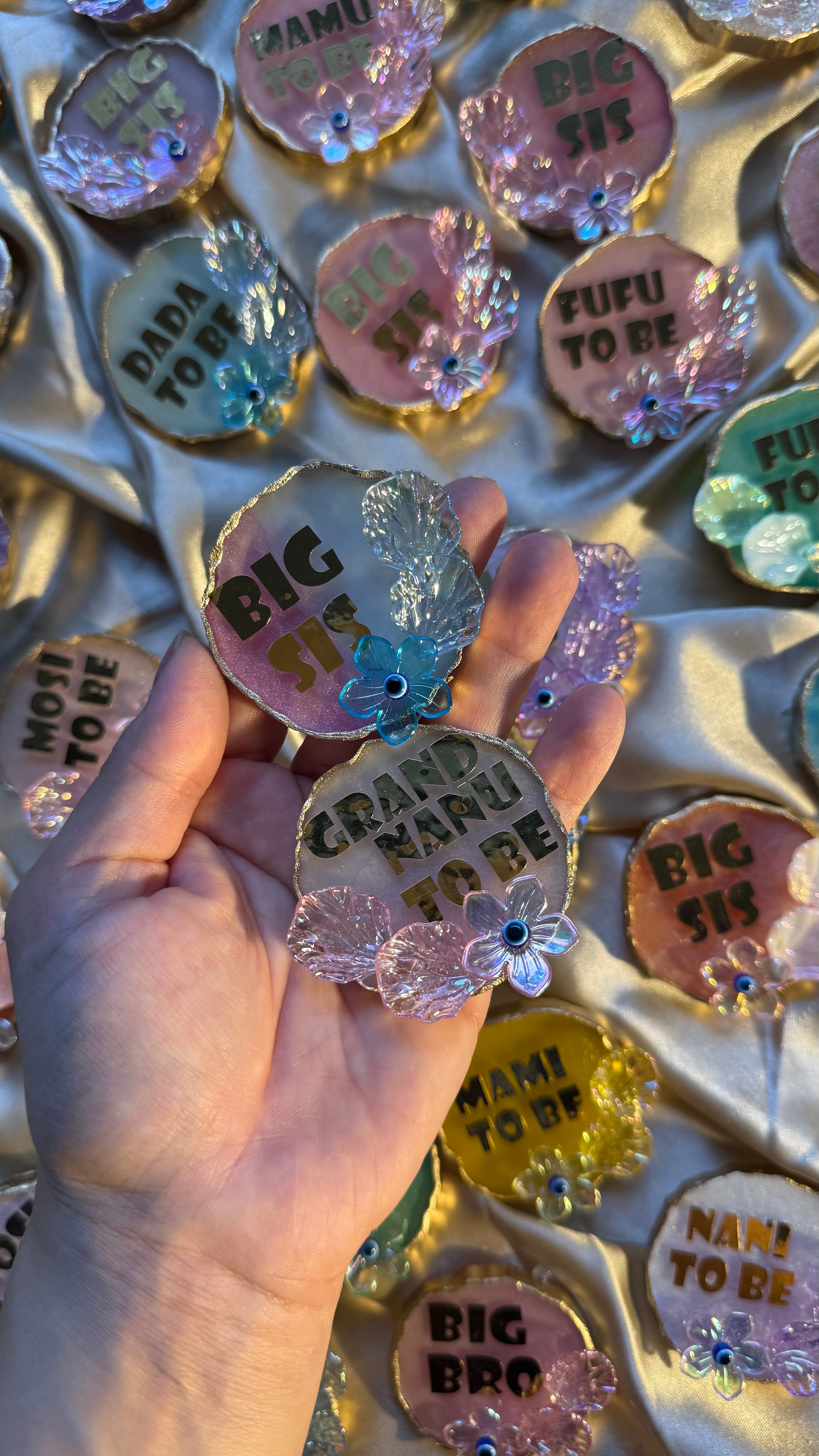 Acrylic petal brooches