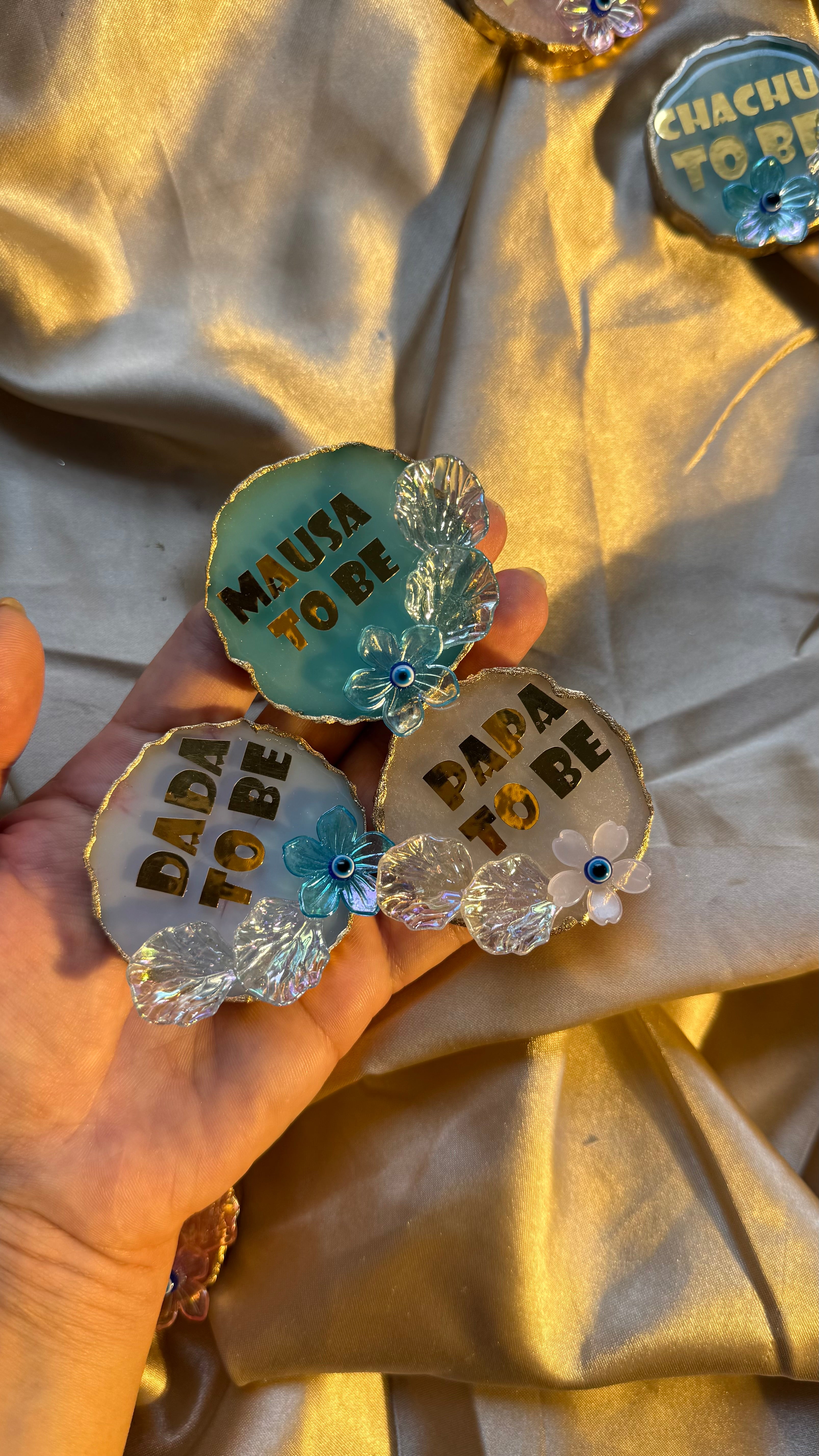 Acrylic petal brooches
