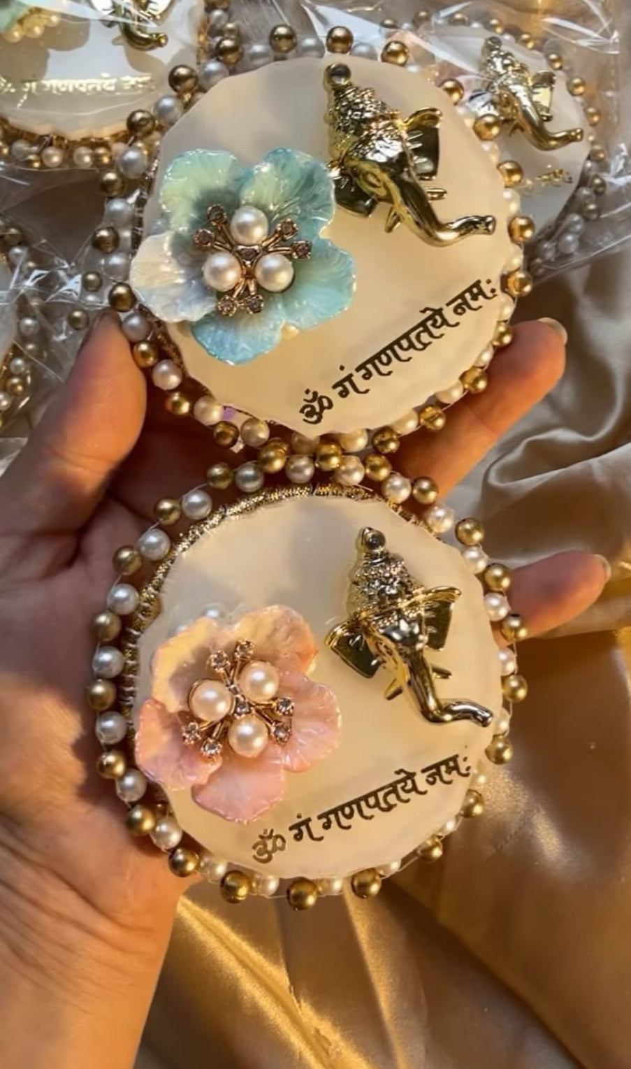 Ganpati magnet with pearl ring