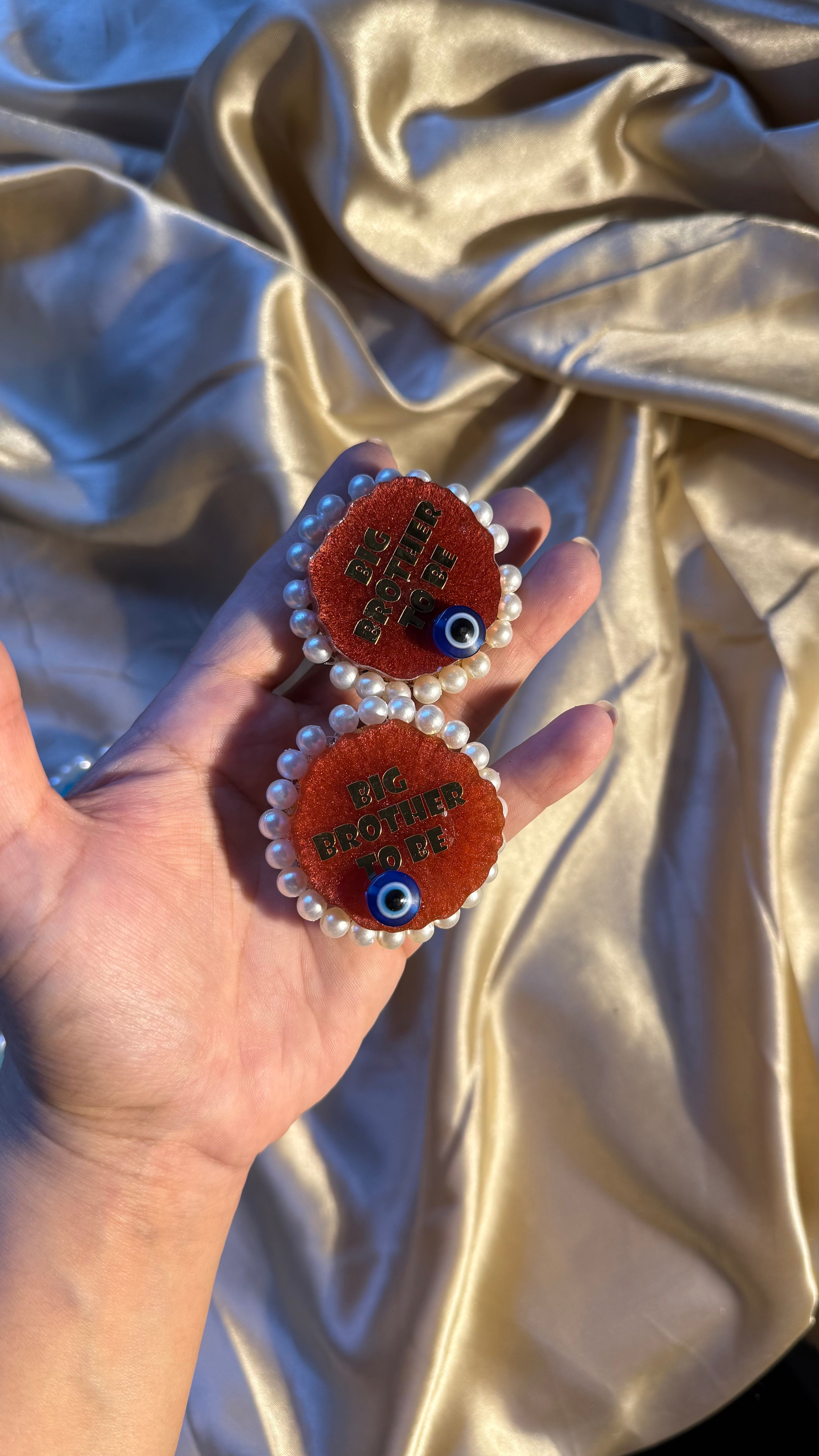 Mini brooches