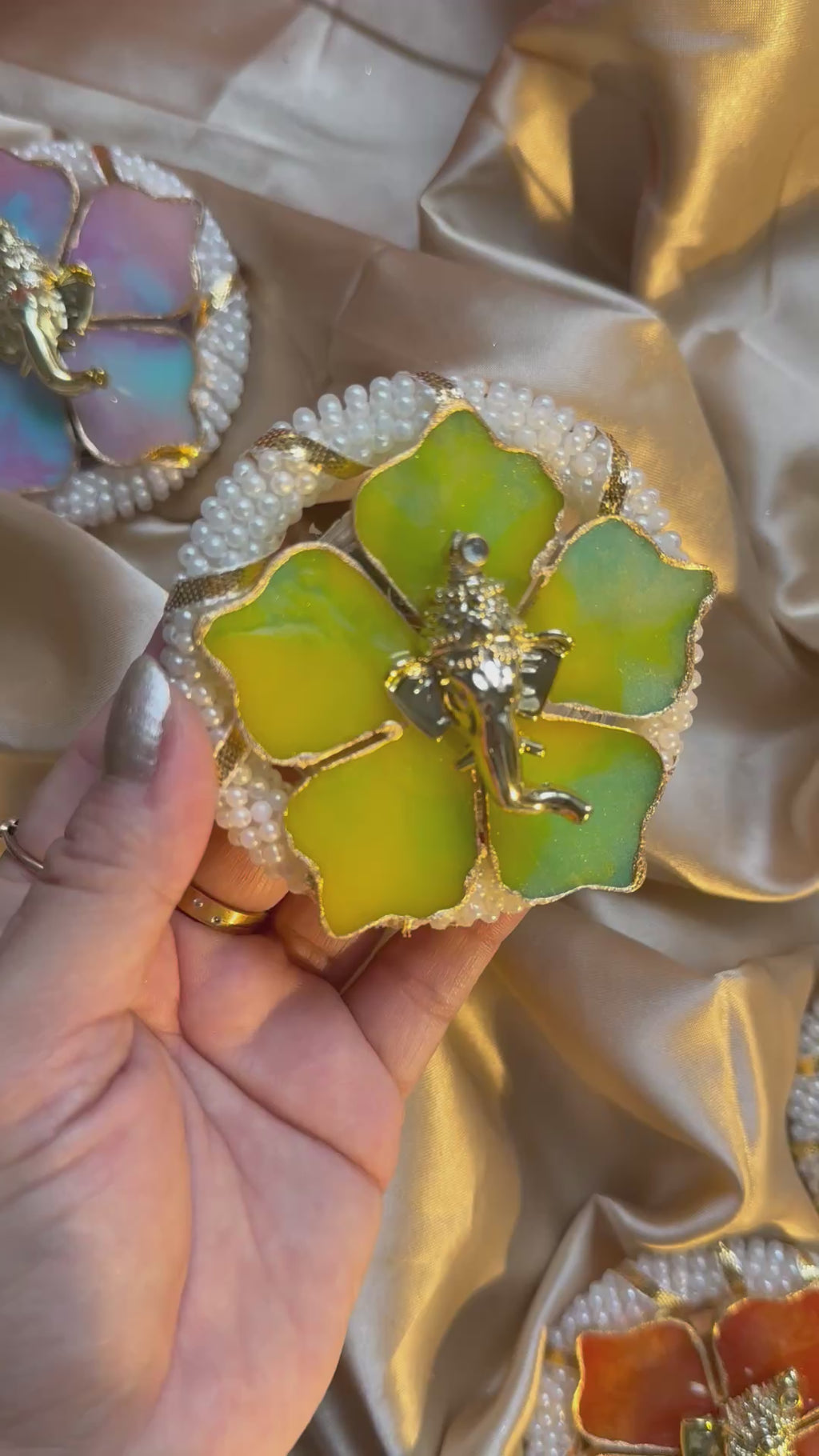 Ganpati floral magnet with pearl ring