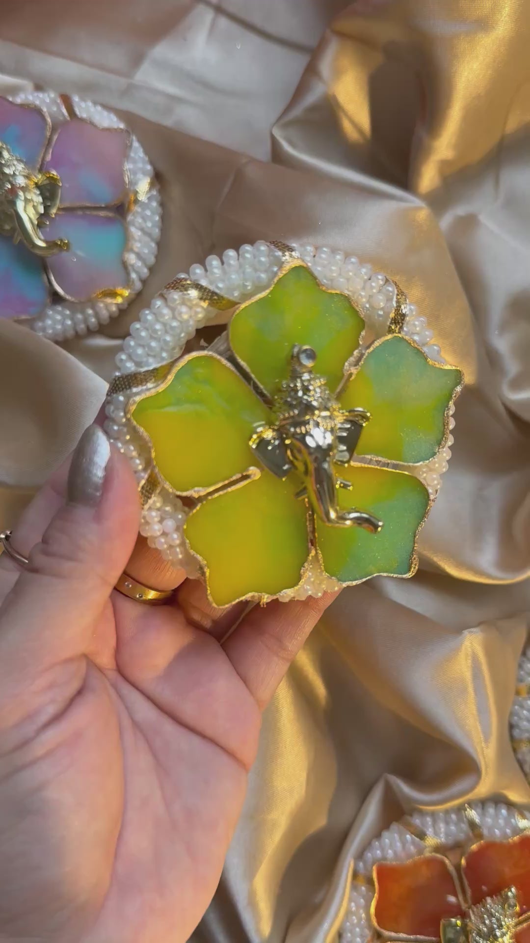 Ganpati floral magnet with pearl ring